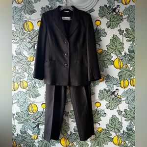 Gorgeous Max Mara chocolate brown wool suit